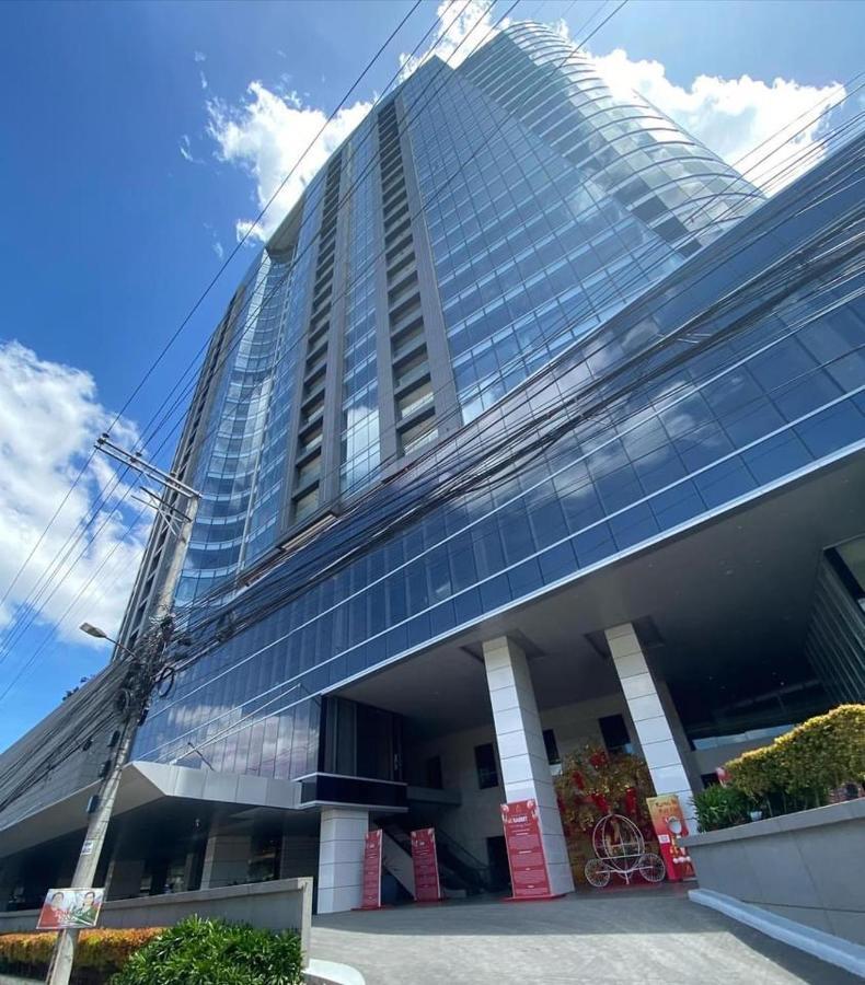 Condotel Aeon Towers Davao 20Mbps Wifi Exterior foto